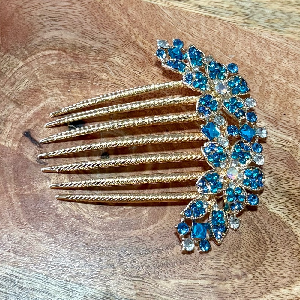 ☀️ 5/25 ☀️ Blue Rhinestone Floral Hair Comb
